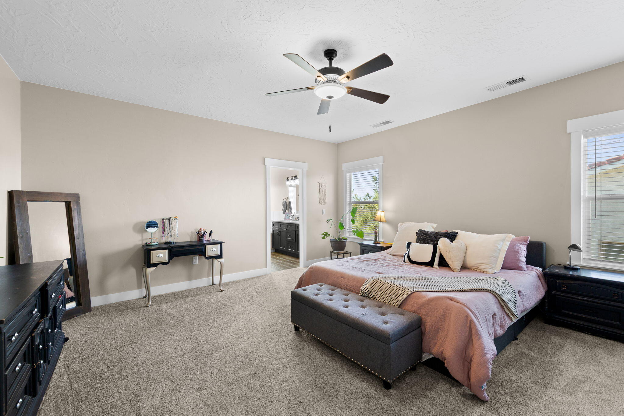 BLOOMINGTON HILLS - Residential