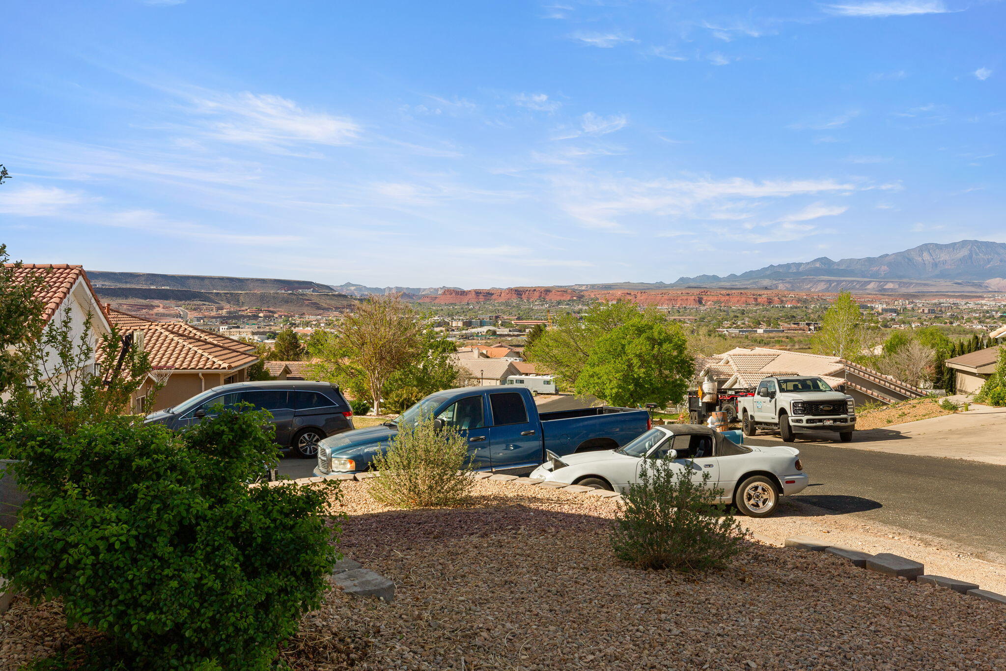 BLOOMINGTON HILLS - Residential