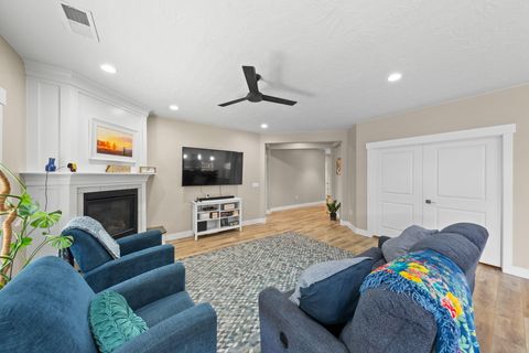 Tiny photo for 2282 S PINTURA DR, Saint George, UT 84790 (MLS # 26-270576)