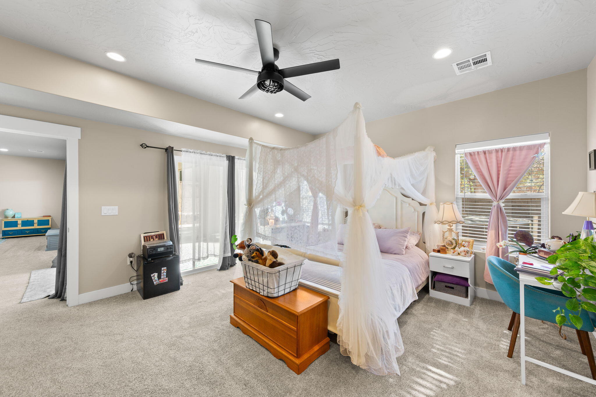 BLOOMINGTON HILLS - Residential