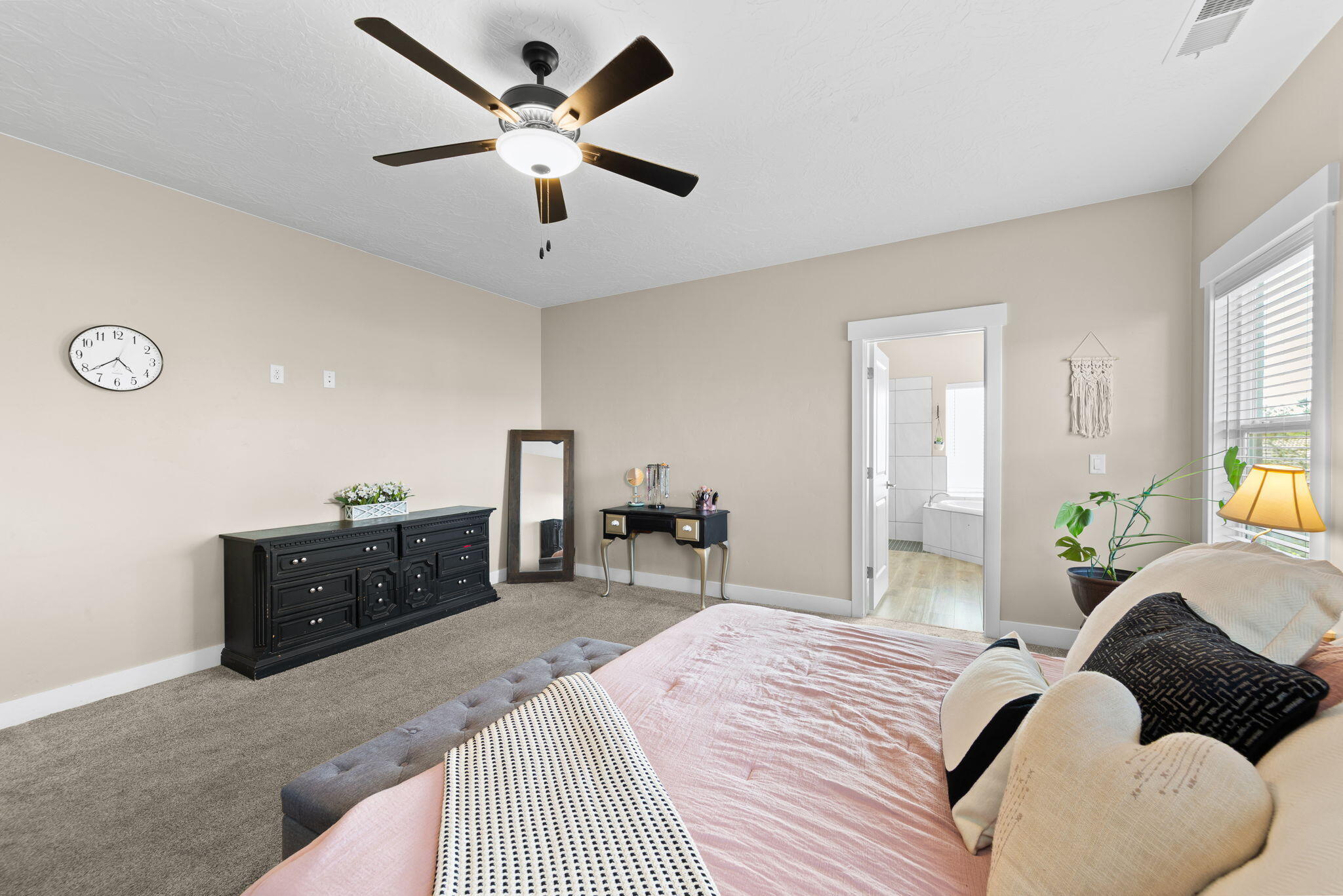 BLOOMINGTON HILLS - Residential