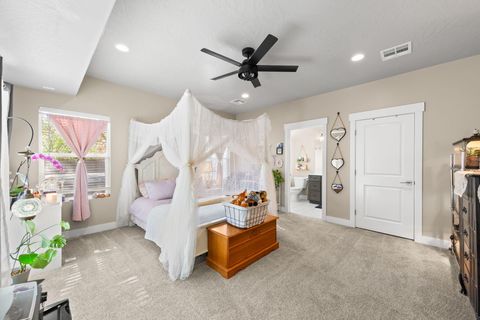 Tiny photo for 2282 S PINTURA DR, Saint George, UT 84790 (MLS # 26-270576)