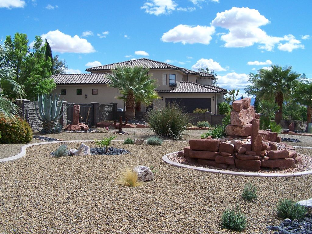 Photo of 1285 S INDIAN KNOLLS DR, Washington, UT 84780 (MLS # 26-270940)