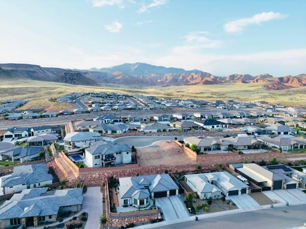 WASHINGTON VISTA - Land