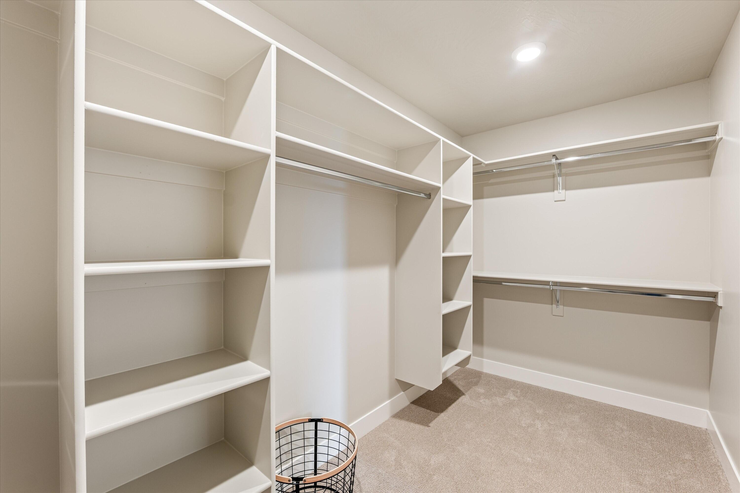 HURRICANE HEIGHTS TOWNHOMES - Residential