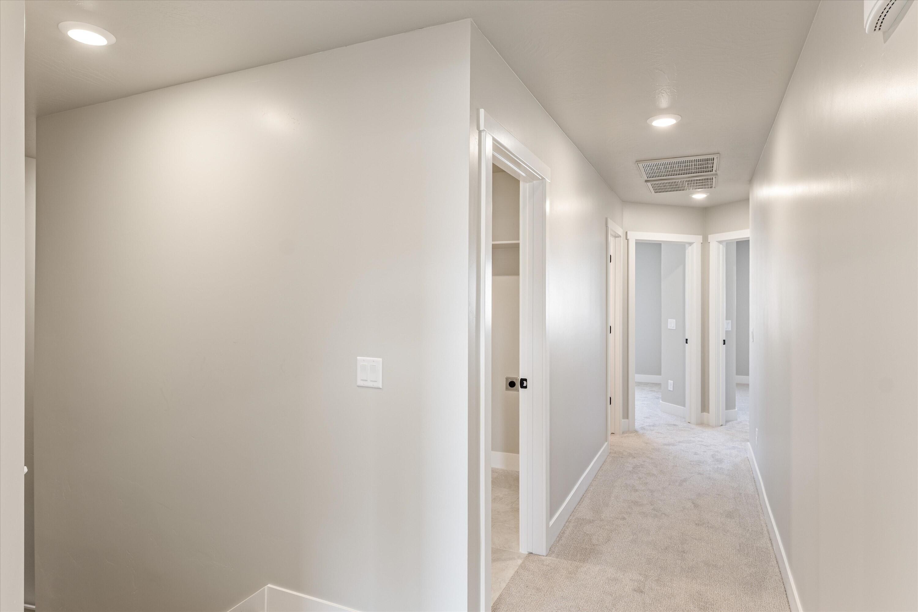 HURRICANE HEIGHTS TOWNHOMES - Residential