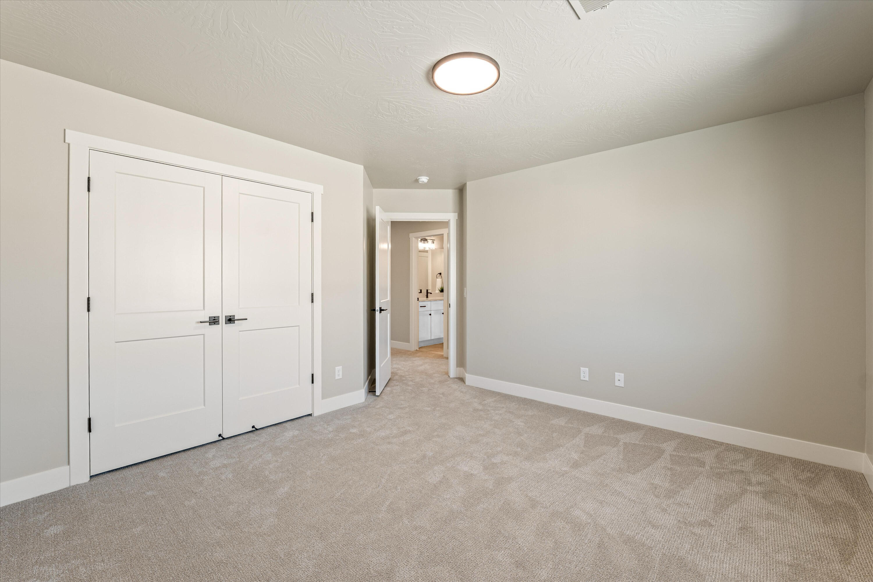 HURRICANE HEIGHTS TOWNHOMES - Residential