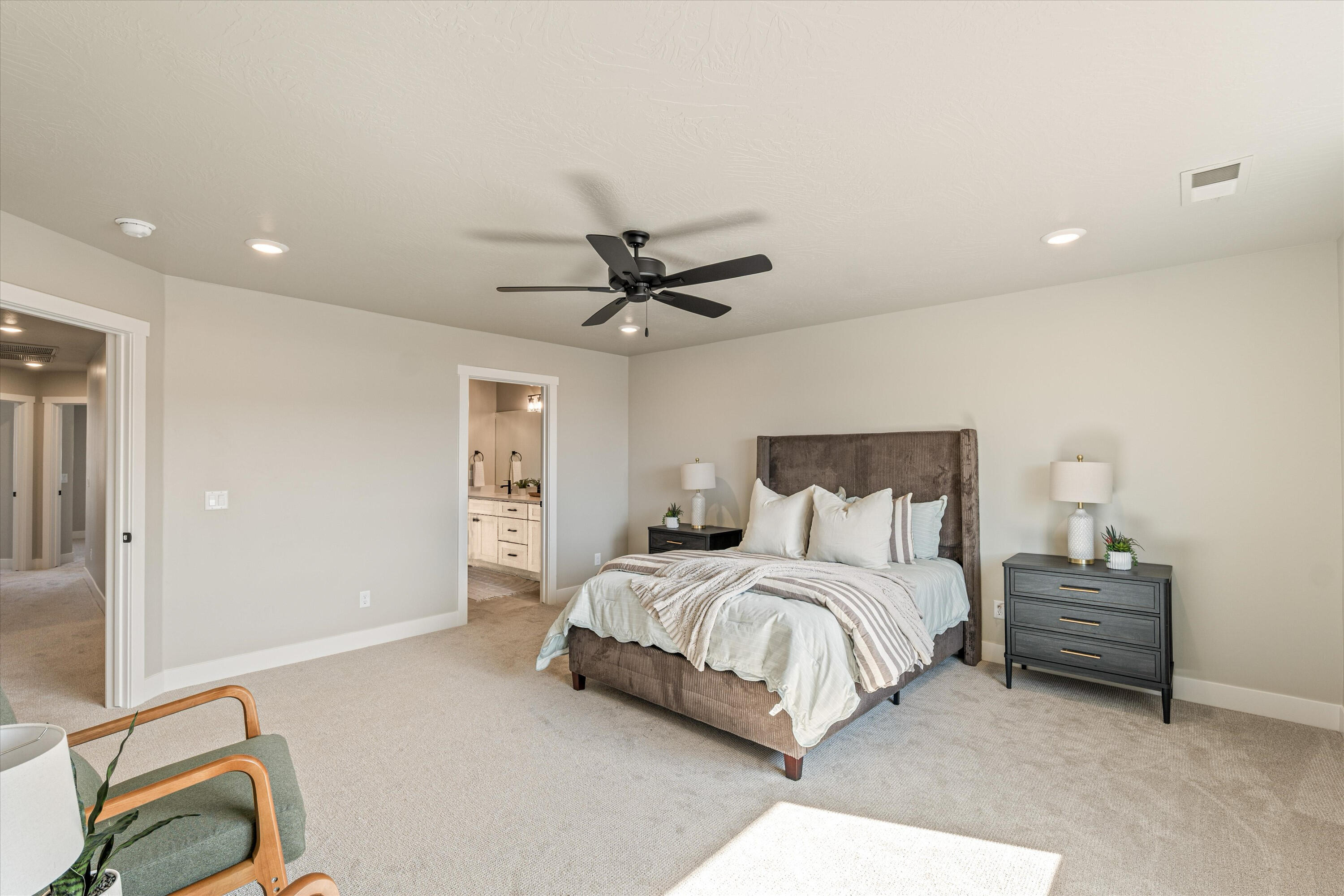 HURRICANE HEIGHTS TOWNHOMES - Residential