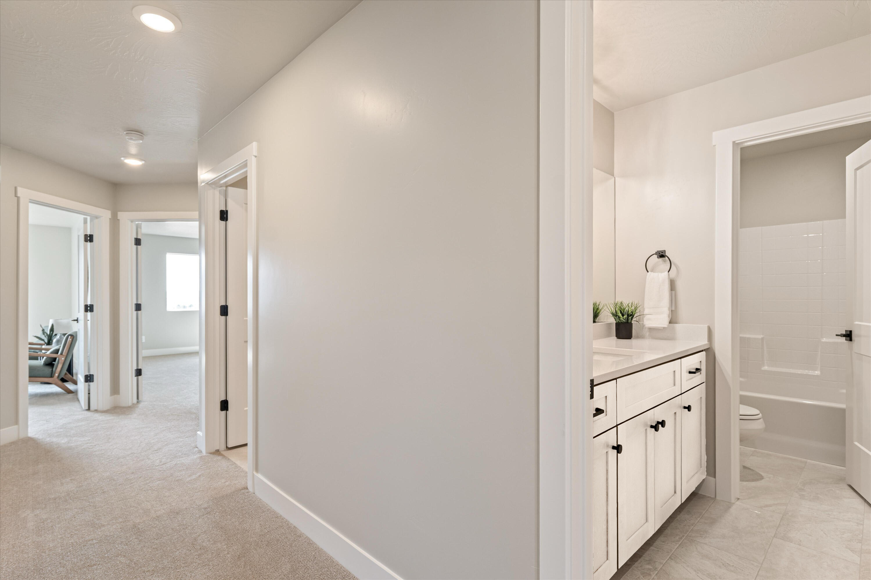 HURRICANE HEIGHTS TOWNHOMES - Residential