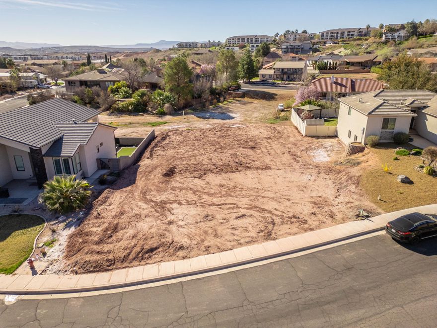 Walkout basement lot with beautiful views located in the desirable Overlook at Green Valley subdivision. Excellent location just minutes from city parks, biking and walking trails, Sunbrook and Southgate Golf Courses, shopping, and churches. Bring your own builder and create the home you've been dreaming of in one of the area's most convenient and scenic neighborhoods.
