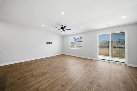 Tiny photo for 3044 W 670 N, Hurricane, UT 84737 (MLS # 26-271946)