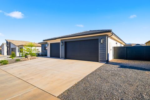 Tiny photo for 3044 W 670 N, Hurricane, UT 84737 (MLS # 26-271946)
