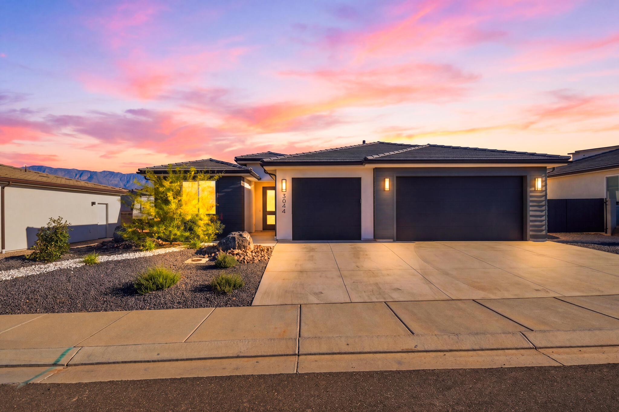 PEREGRINE POINTE WEST - Residential