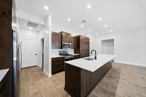 Tiny photo for 3044 W 670 N, Hurricane, UT 84737 (MLS # 26-271946)
