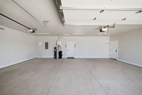 Tiny photo for 3044 W 670 N, Hurricane, UT 84737 (MLS # 26-271946)