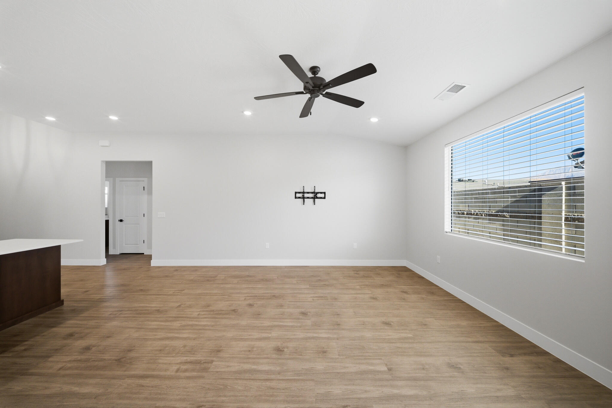 PEREGRINE POINTE WEST - Residential