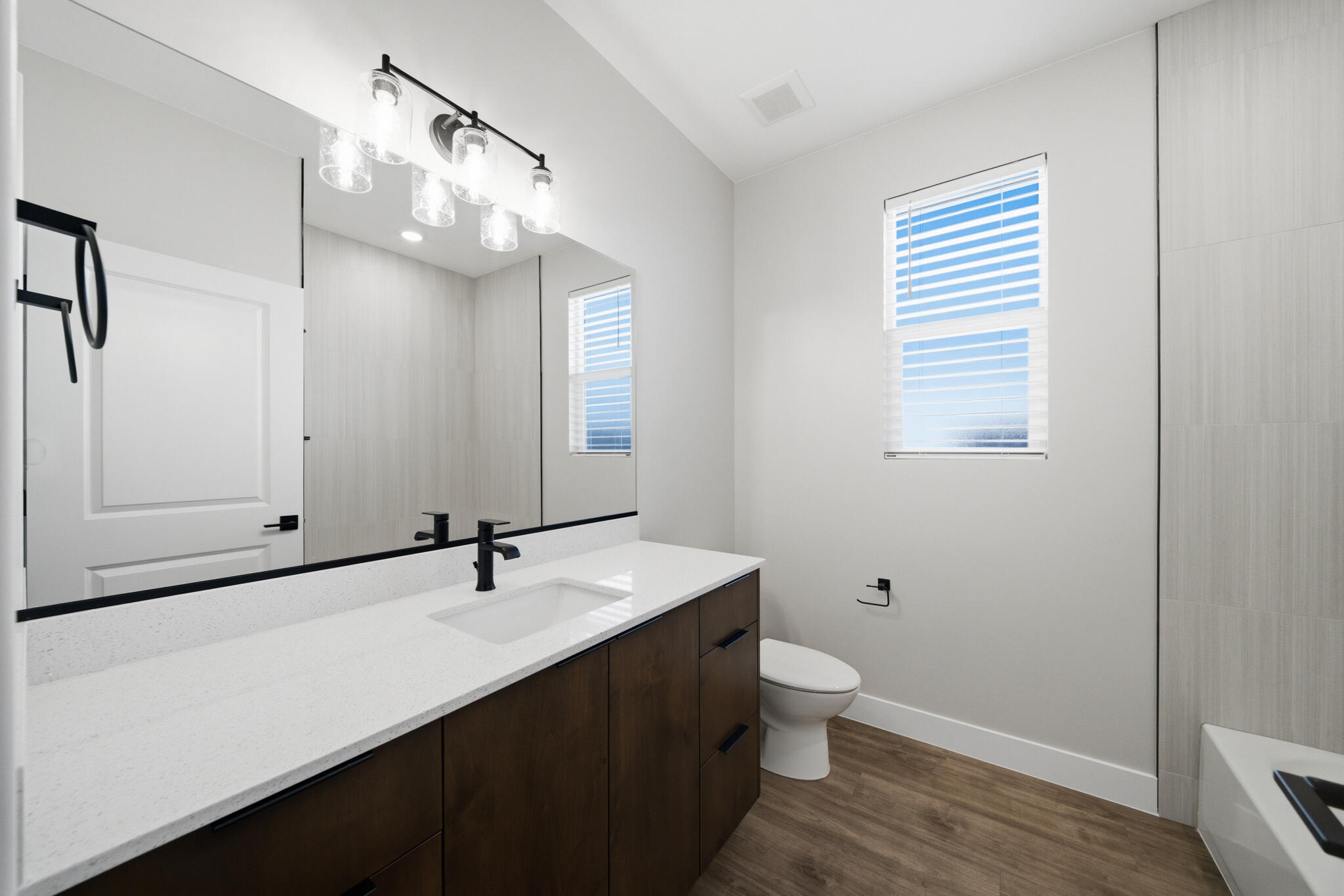 PEREGRINE POINTE WEST - Residential