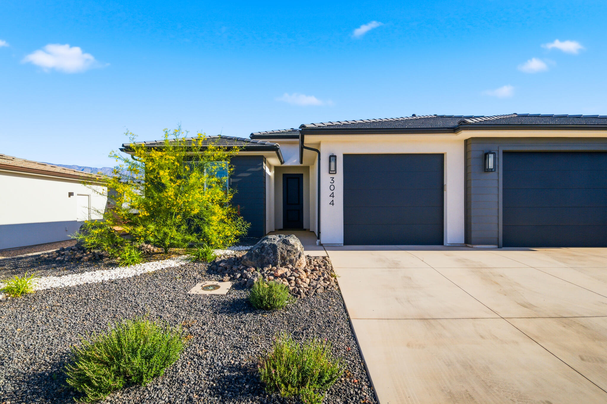 PEREGRINE POINTE WEST - Residential