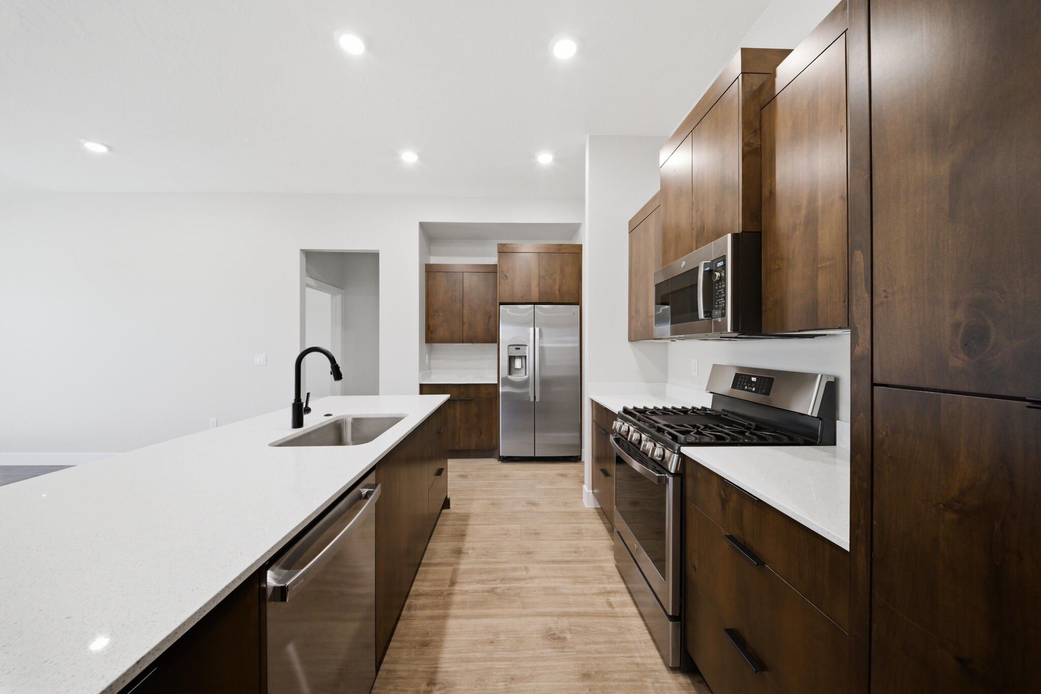 PEREGRINE POINTE WEST - Residential