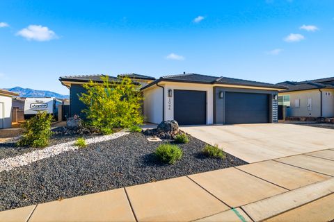 Tiny photo for 3044 W 670 N, Hurricane, UT 84737 (MLS # 26-271946)