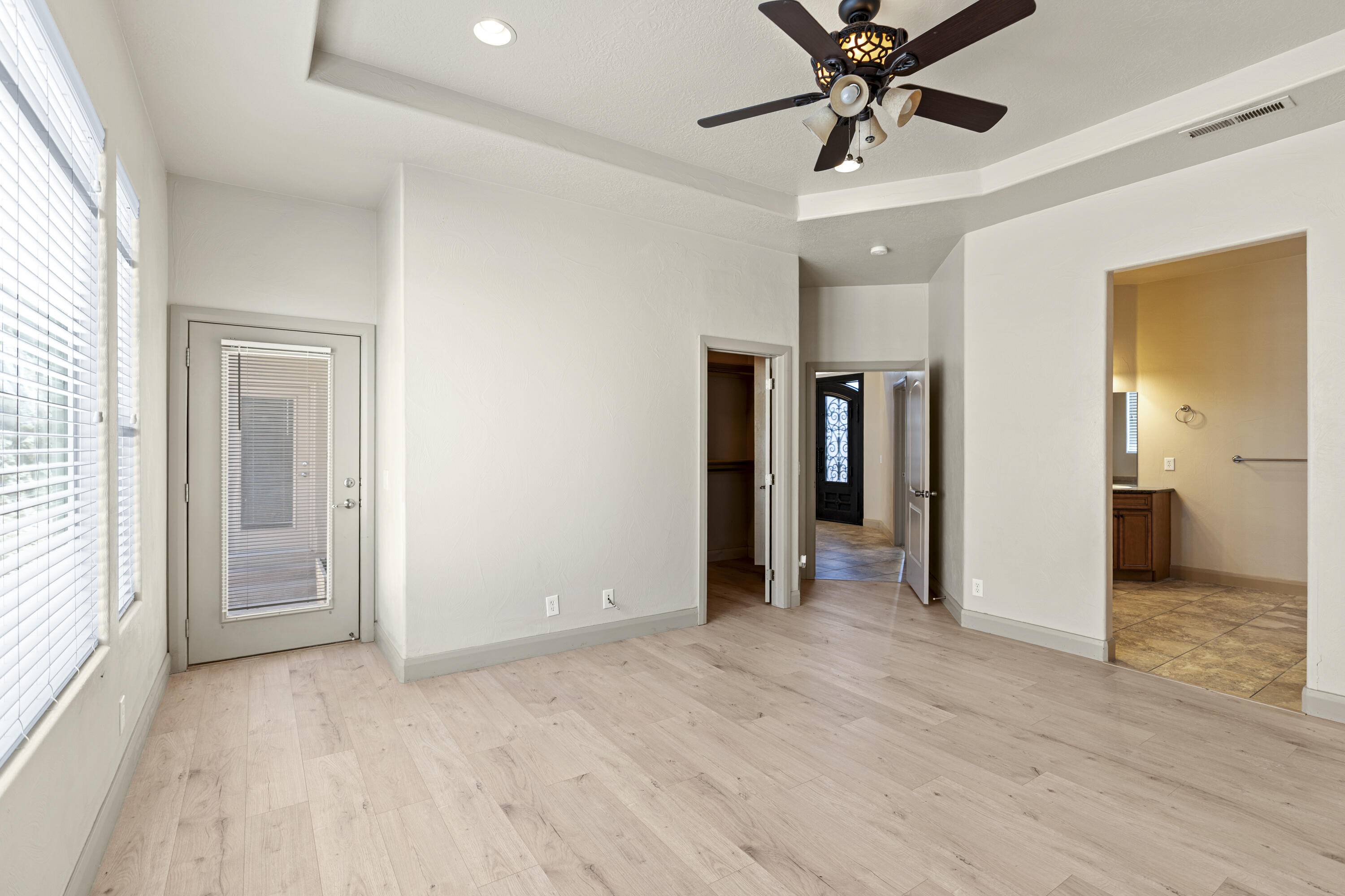KNOLLS AT LITTLE VALLEY - Residential