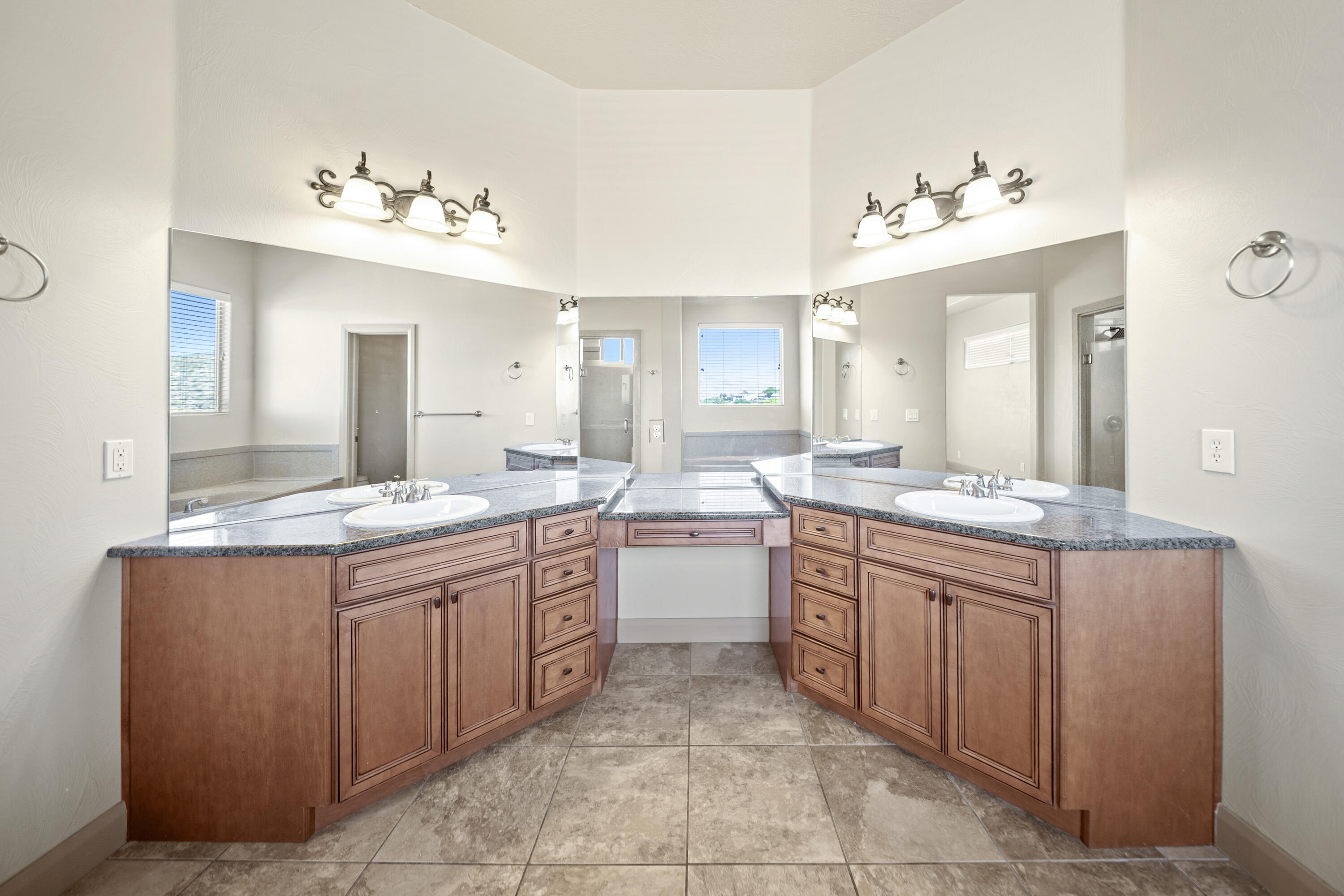 KNOLLS AT LITTLE VALLEY - Residential