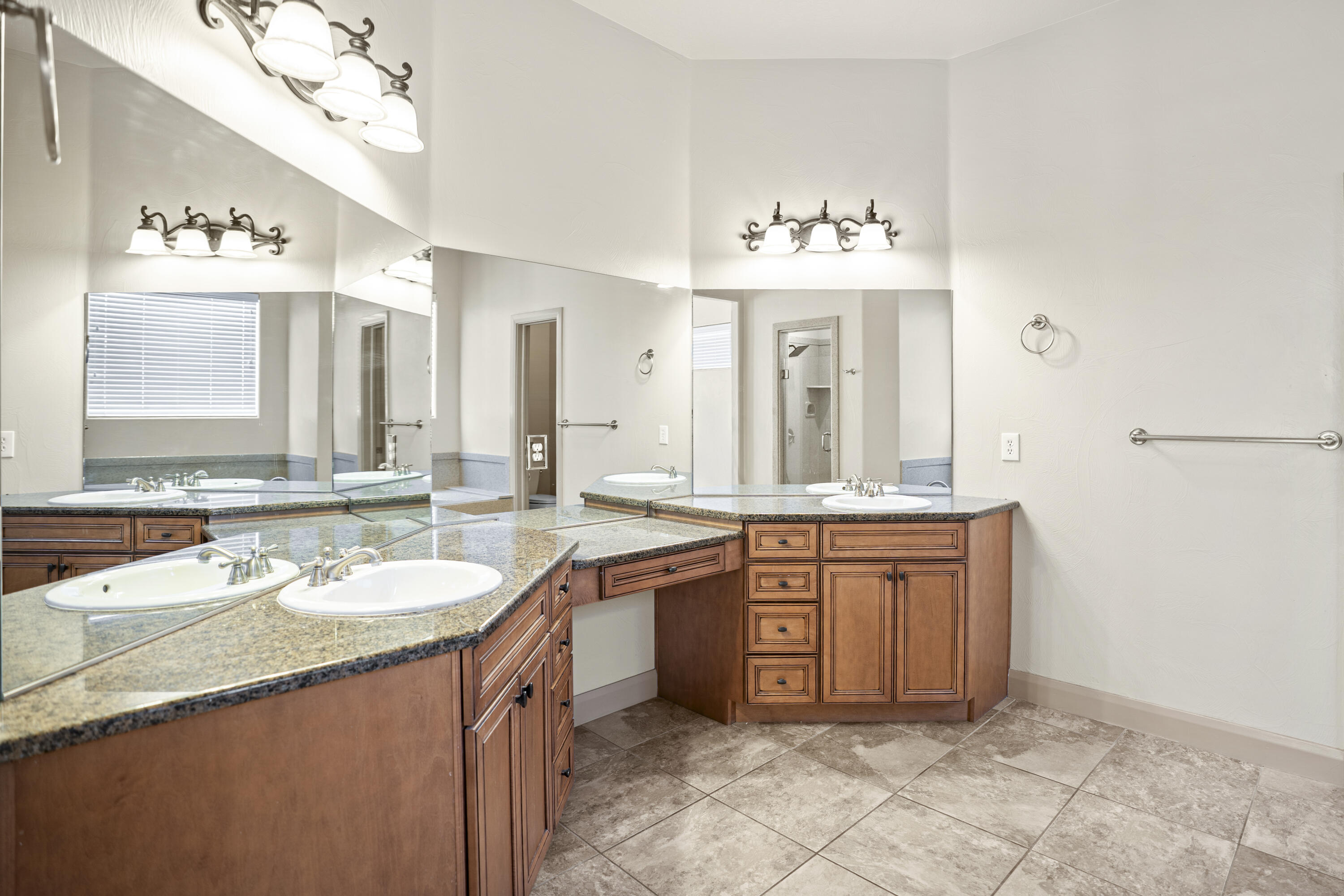 KNOLLS AT LITTLE VALLEY - Residential