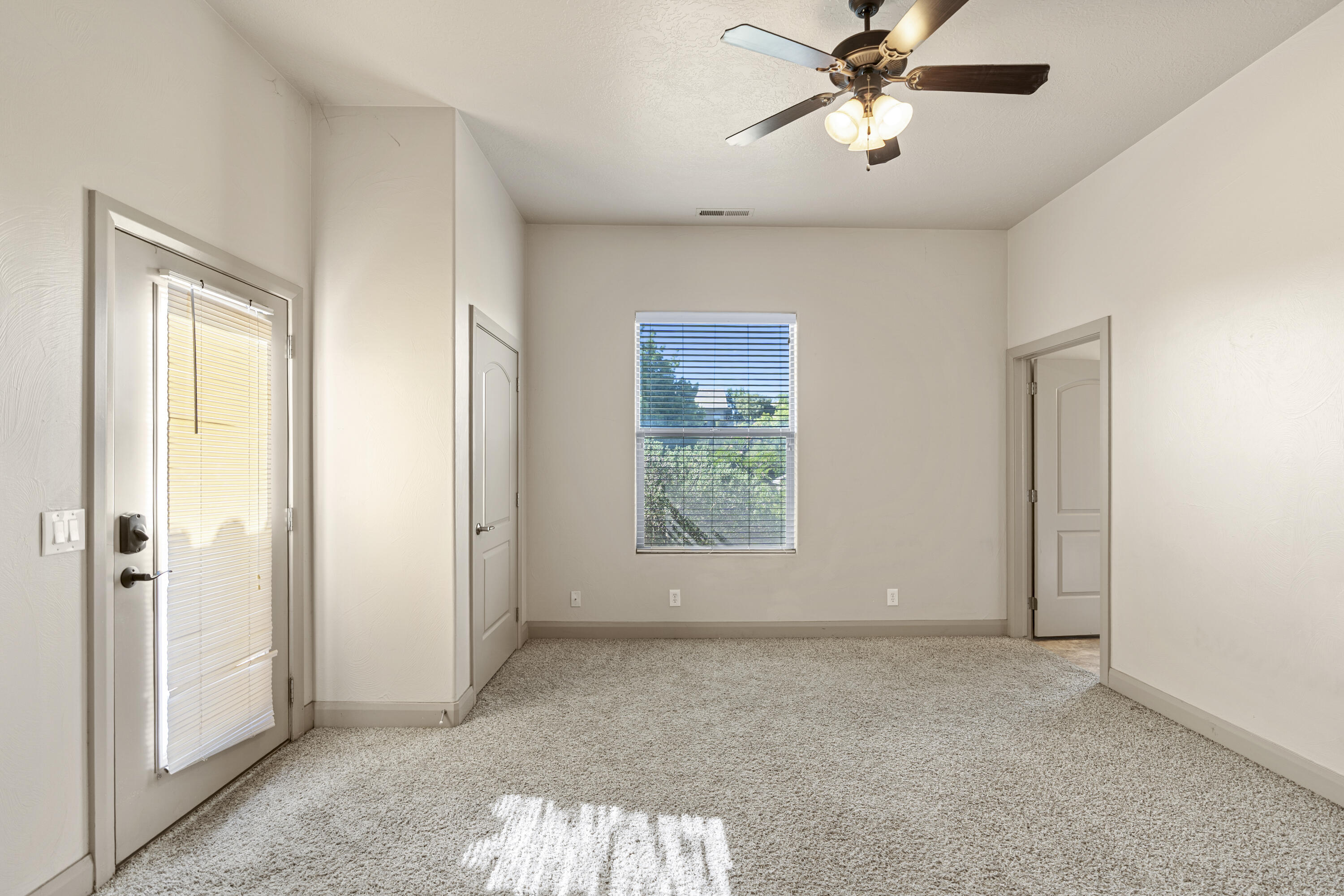 KNOLLS AT LITTLE VALLEY - Residential
