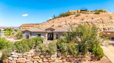 Photo of 2009 E Knolls DR, Saint George, UT 84790 (MLS # 26-271923)
