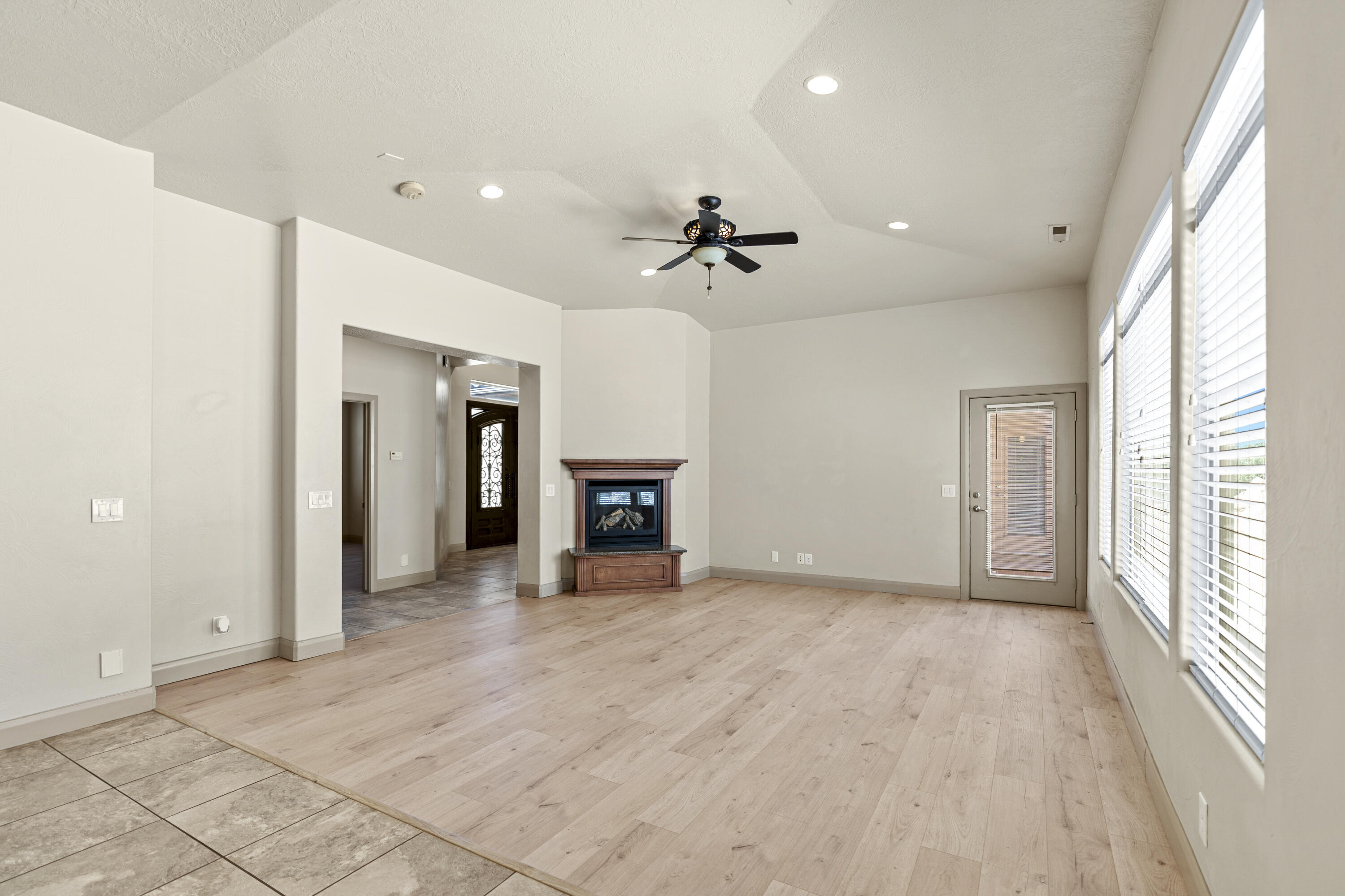 KNOLLS AT LITTLE VALLEY - Residential