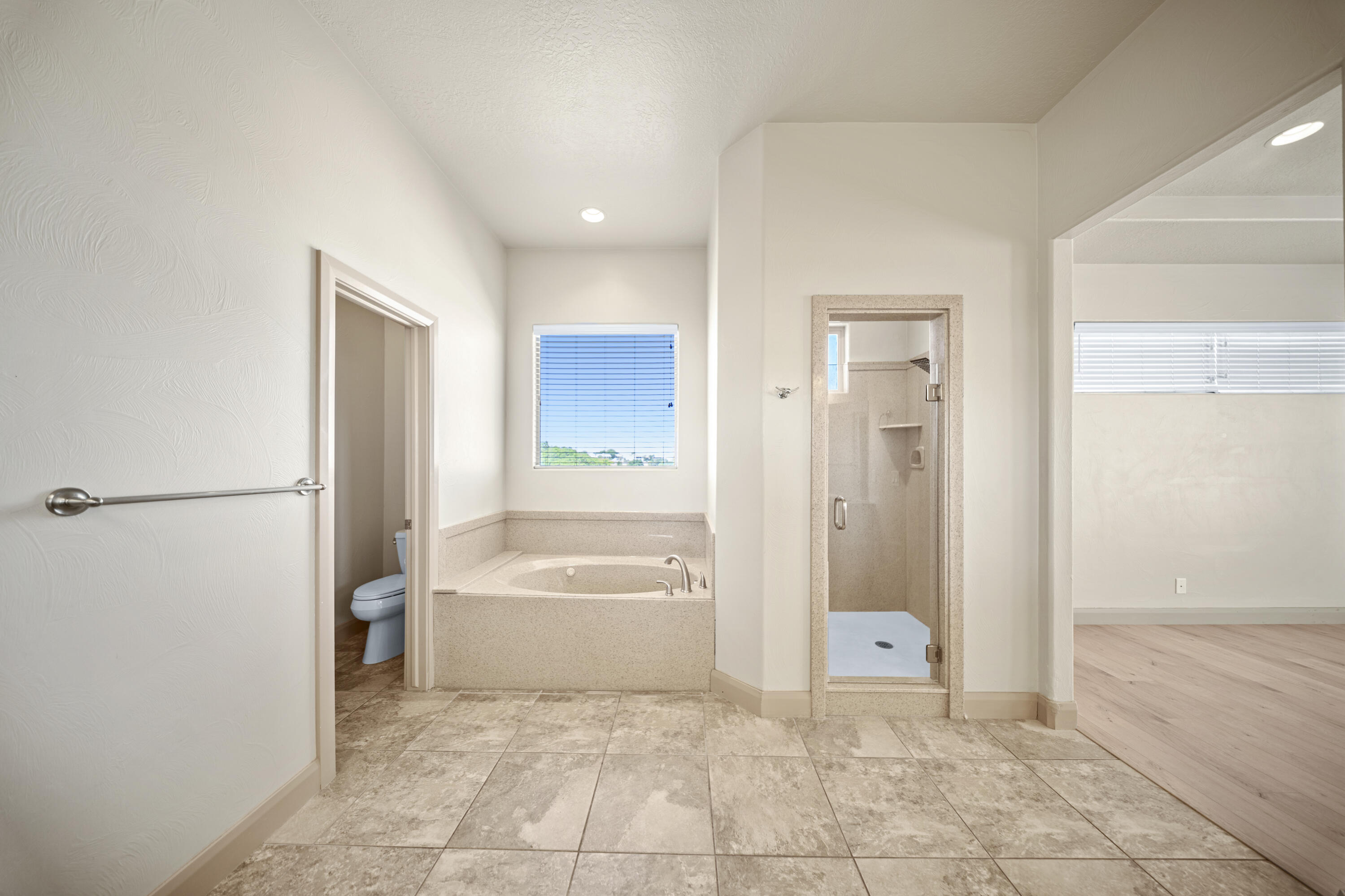 KNOLLS AT LITTLE VALLEY - Residential