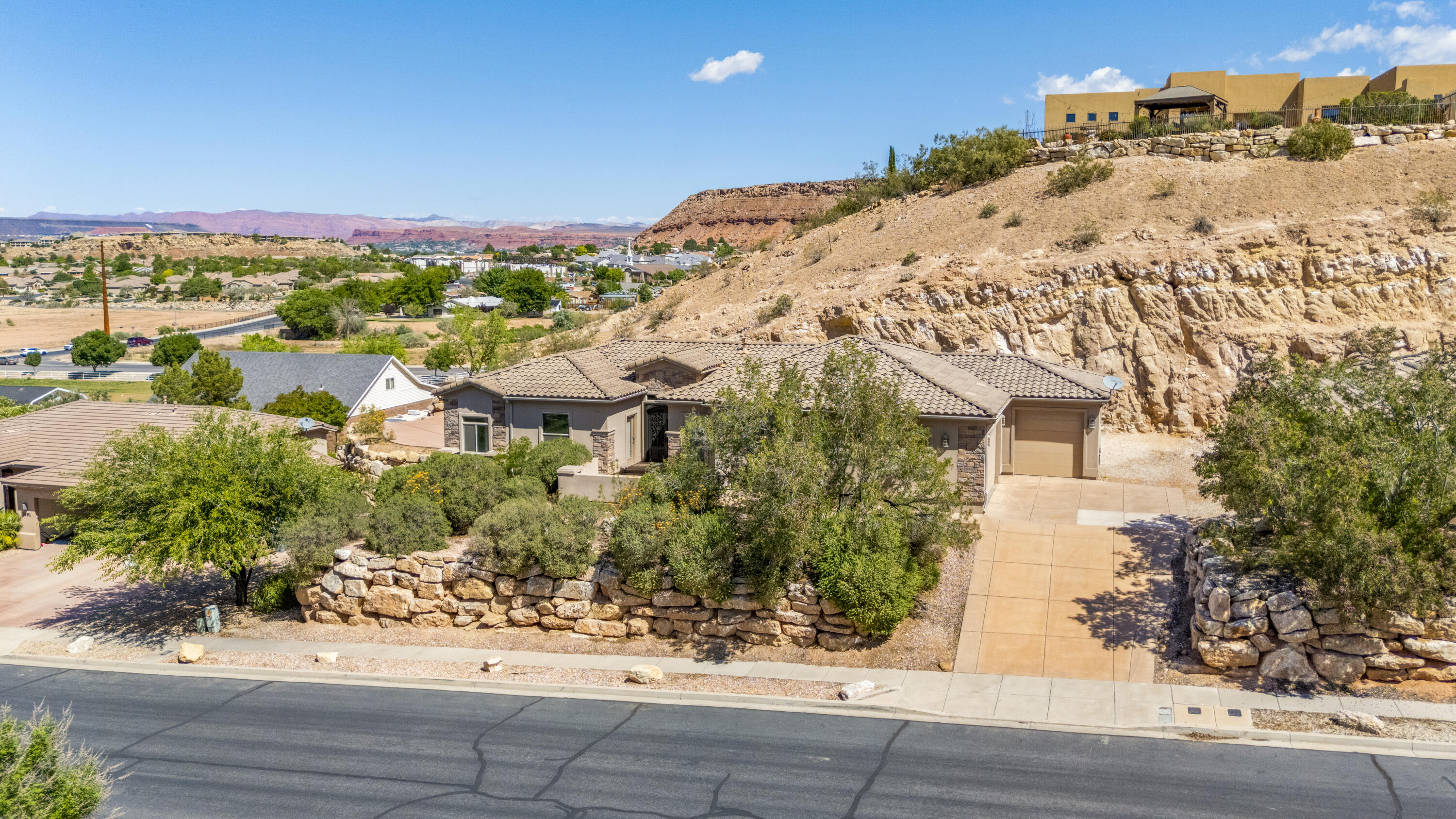 KNOLLS AT LITTLE VALLEY - Residential