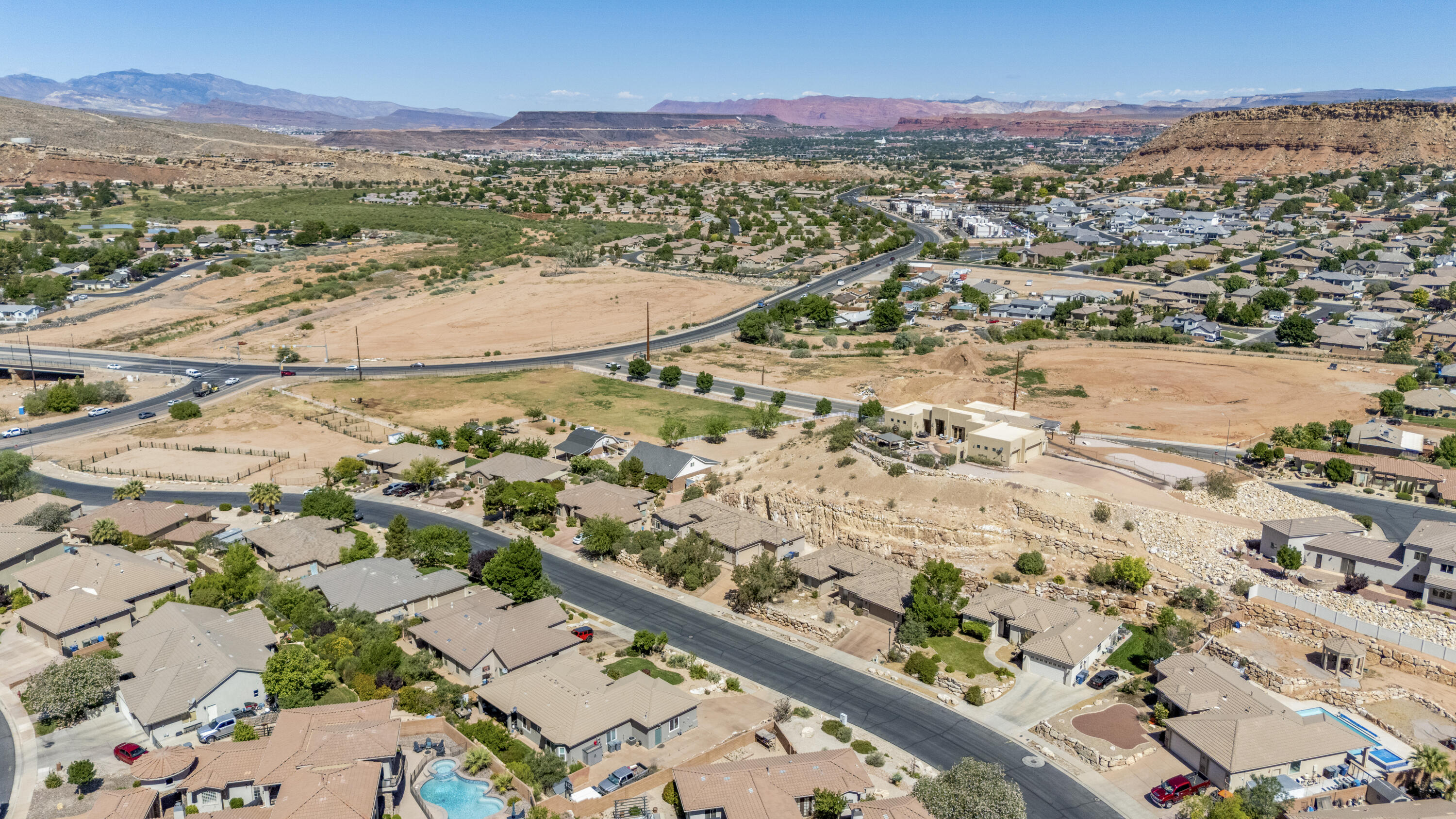 KNOLLS AT LITTLE VALLEY - Residential