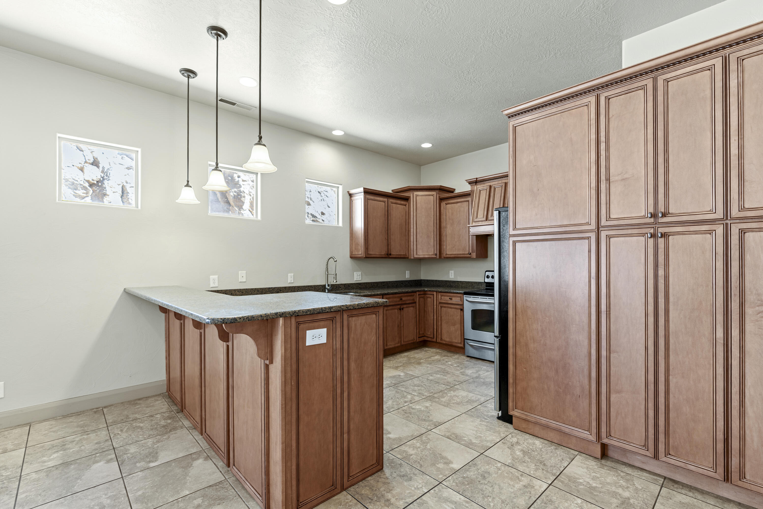 KNOLLS AT LITTLE VALLEY - Residential