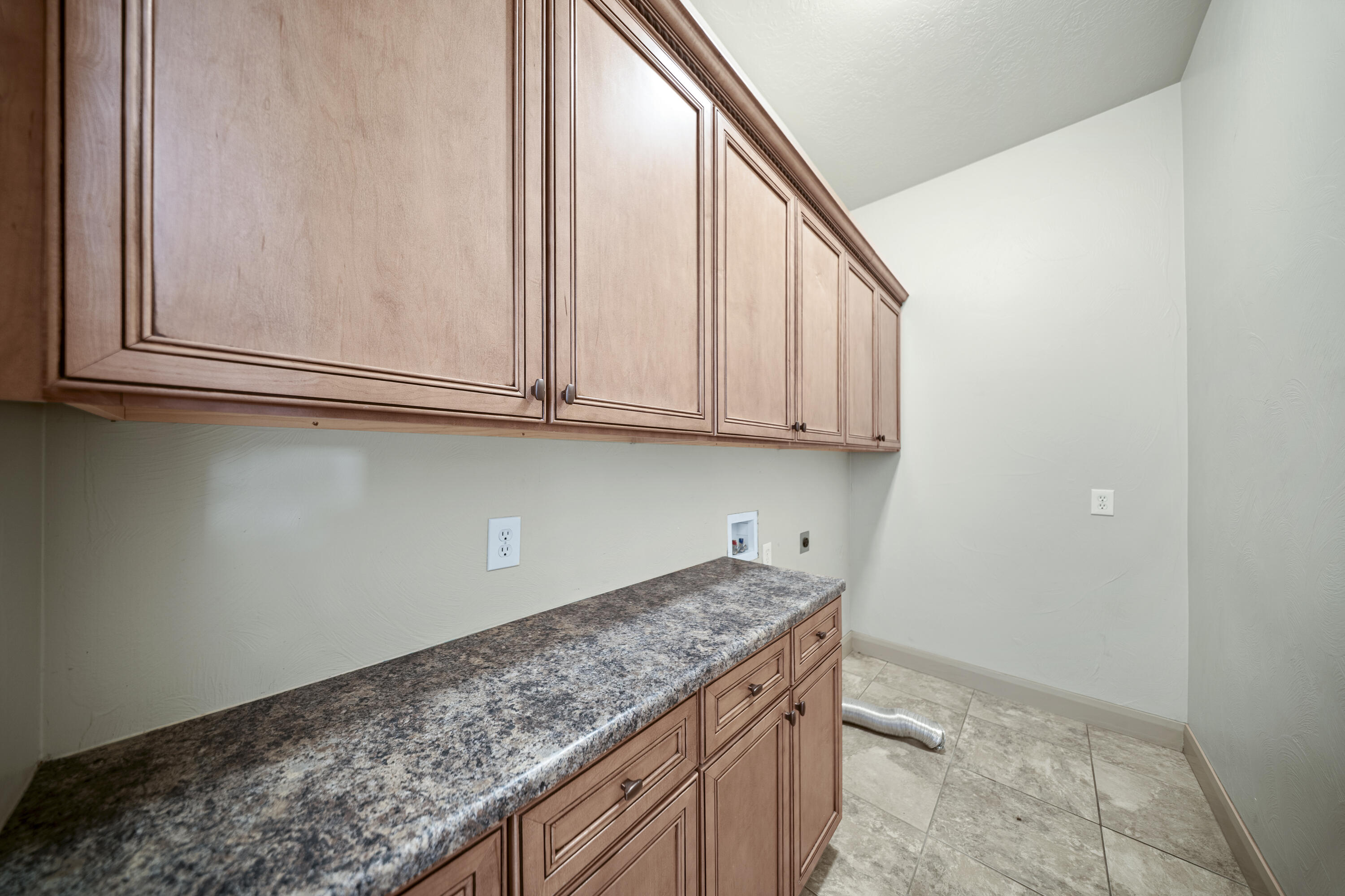KNOLLS AT LITTLE VALLEY - Residential