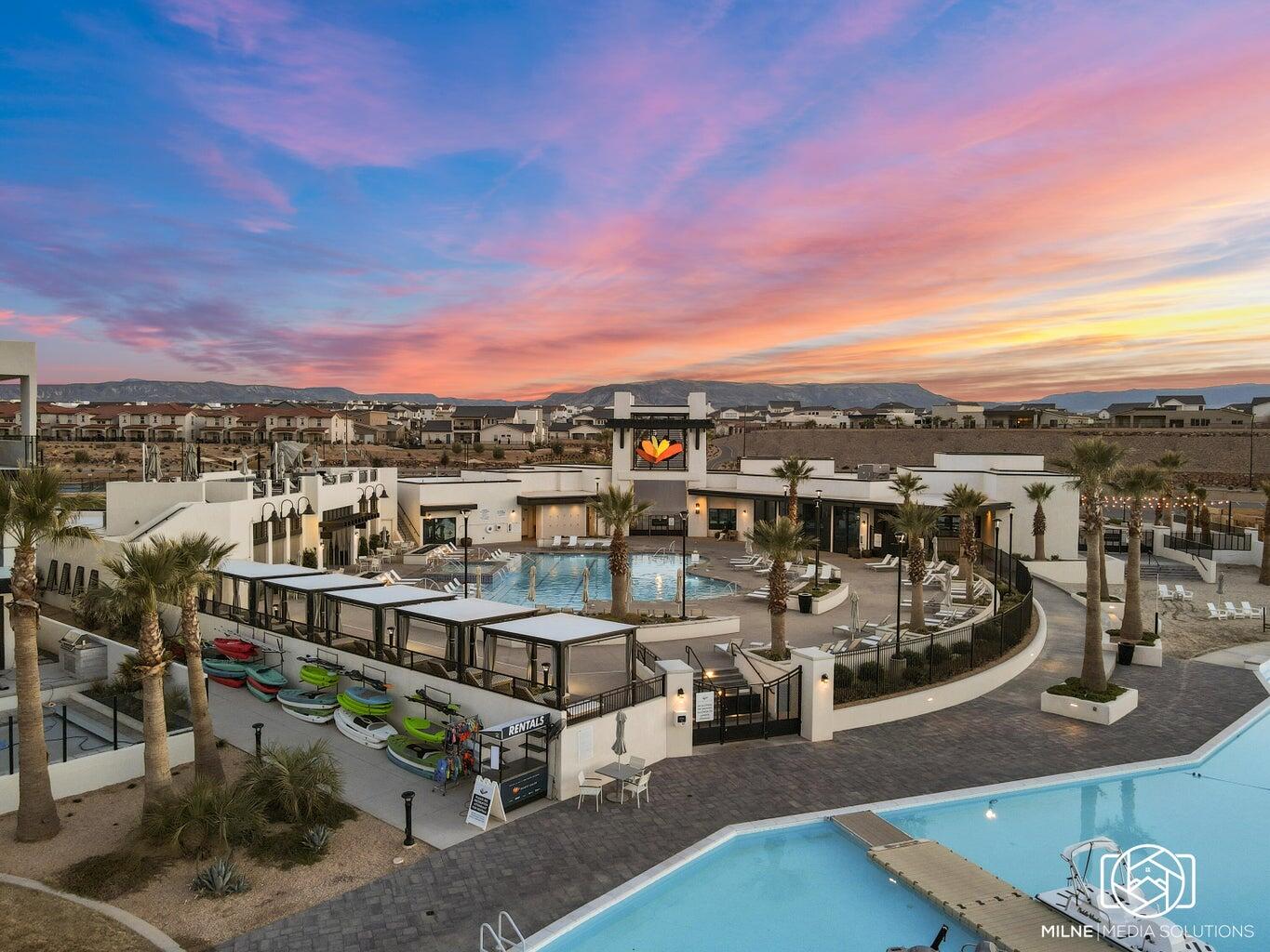 DESERT COLOR RESORT - Residential