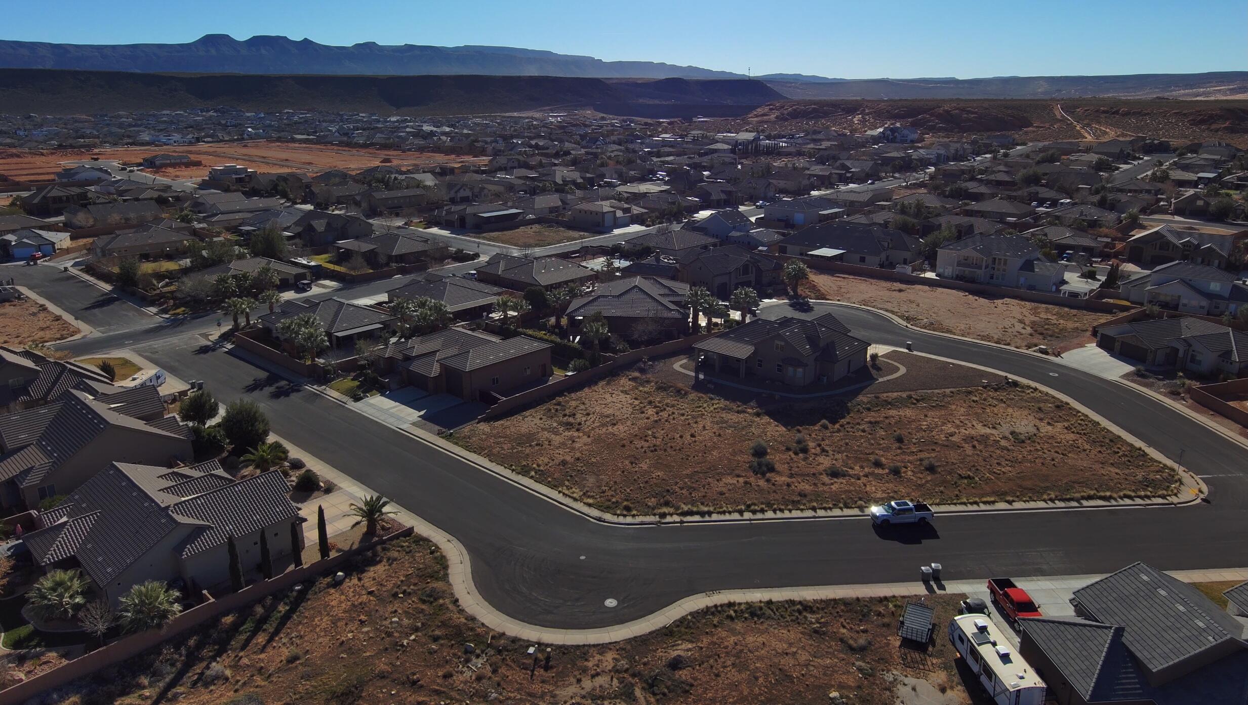 DIXIE SPRINGS - Land