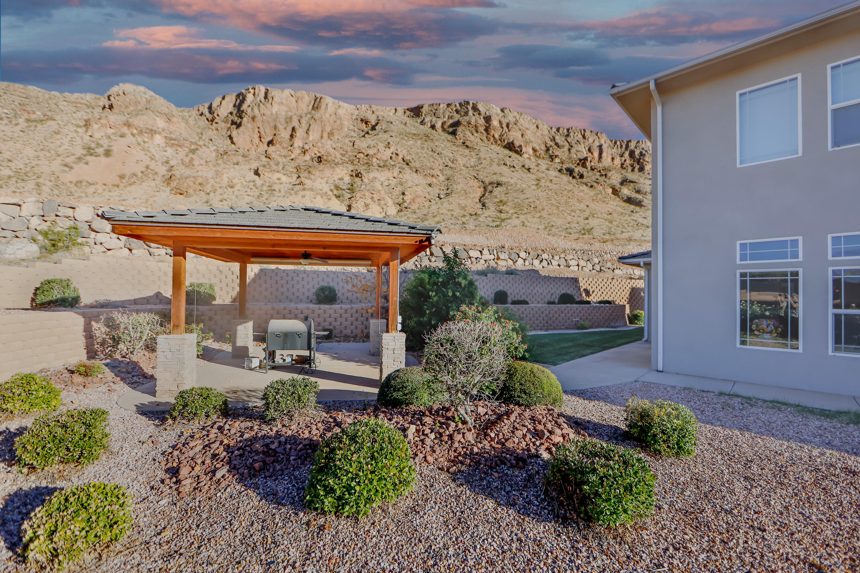 CLIFF SHADOW - Residential