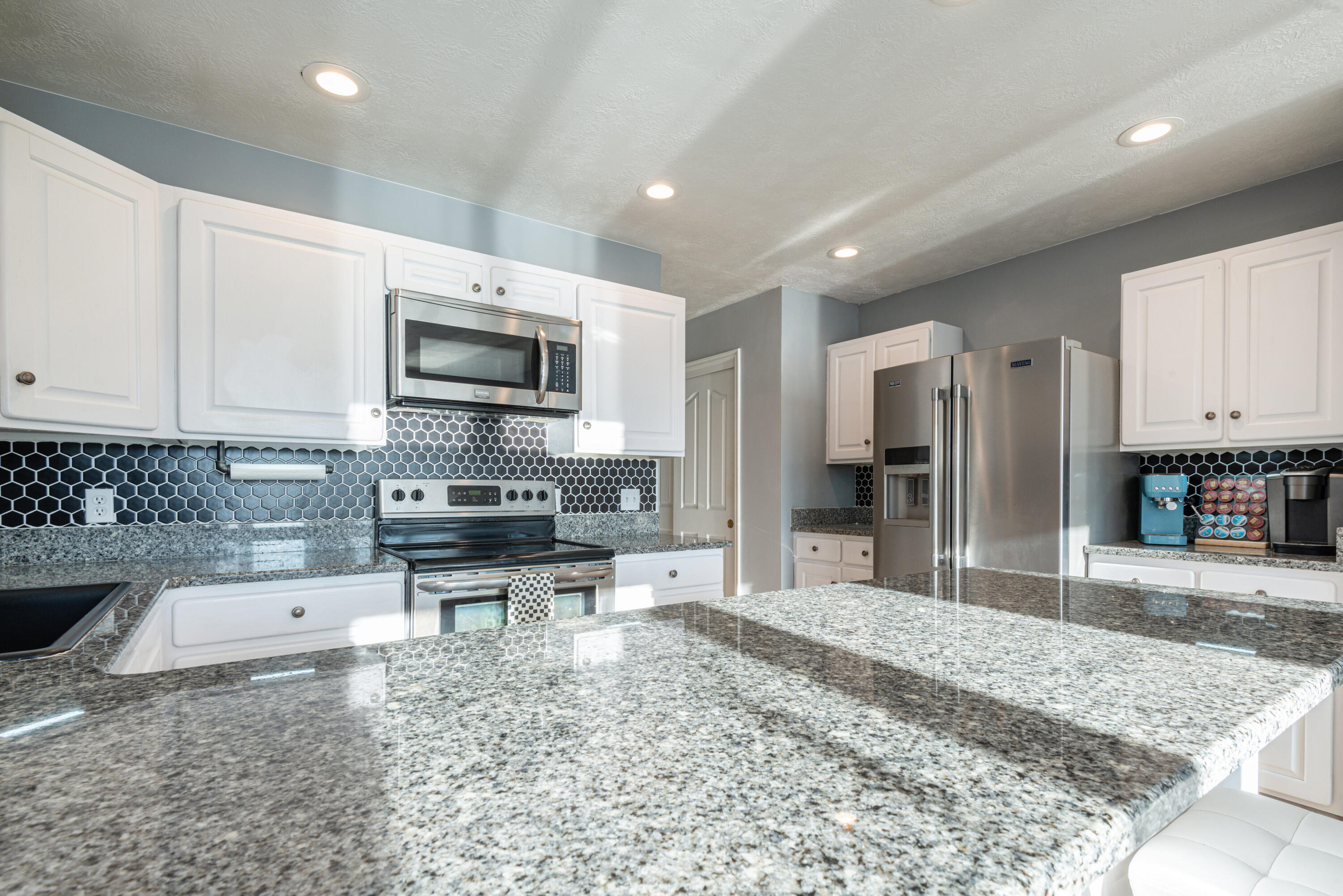 LAURELWOOD CONDOS - Residential