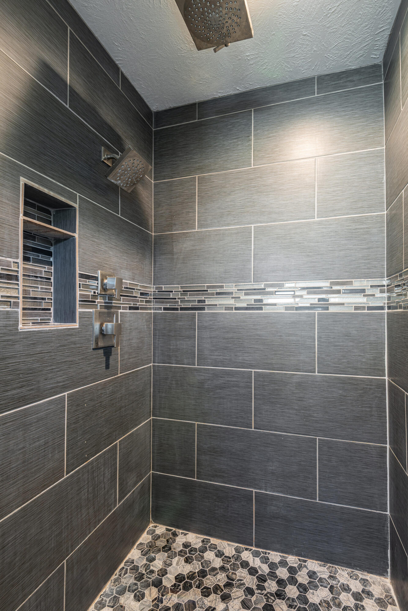 LAURELWOOD CONDOS - Residential