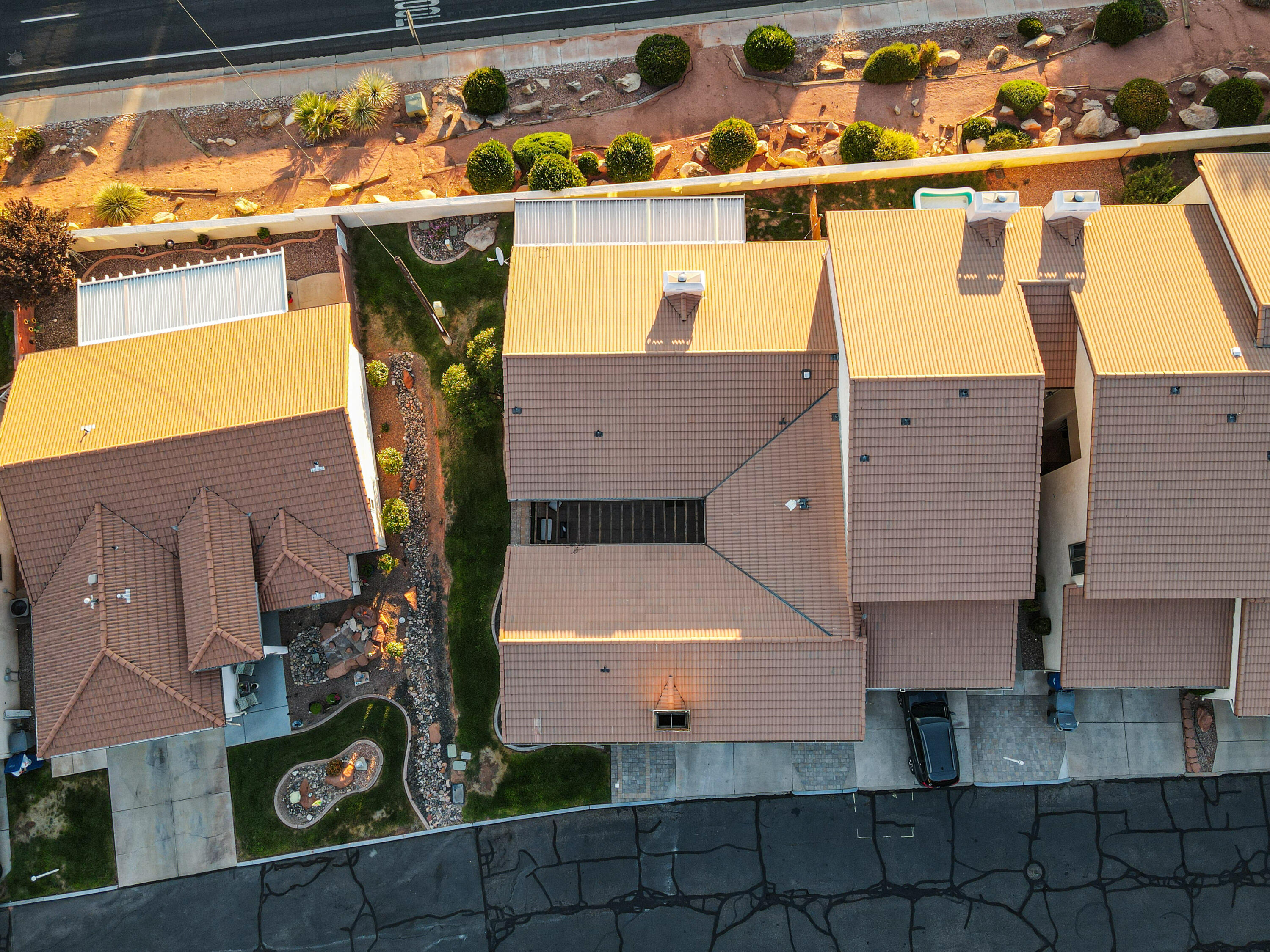 LAURELWOOD CONDOS - Residential