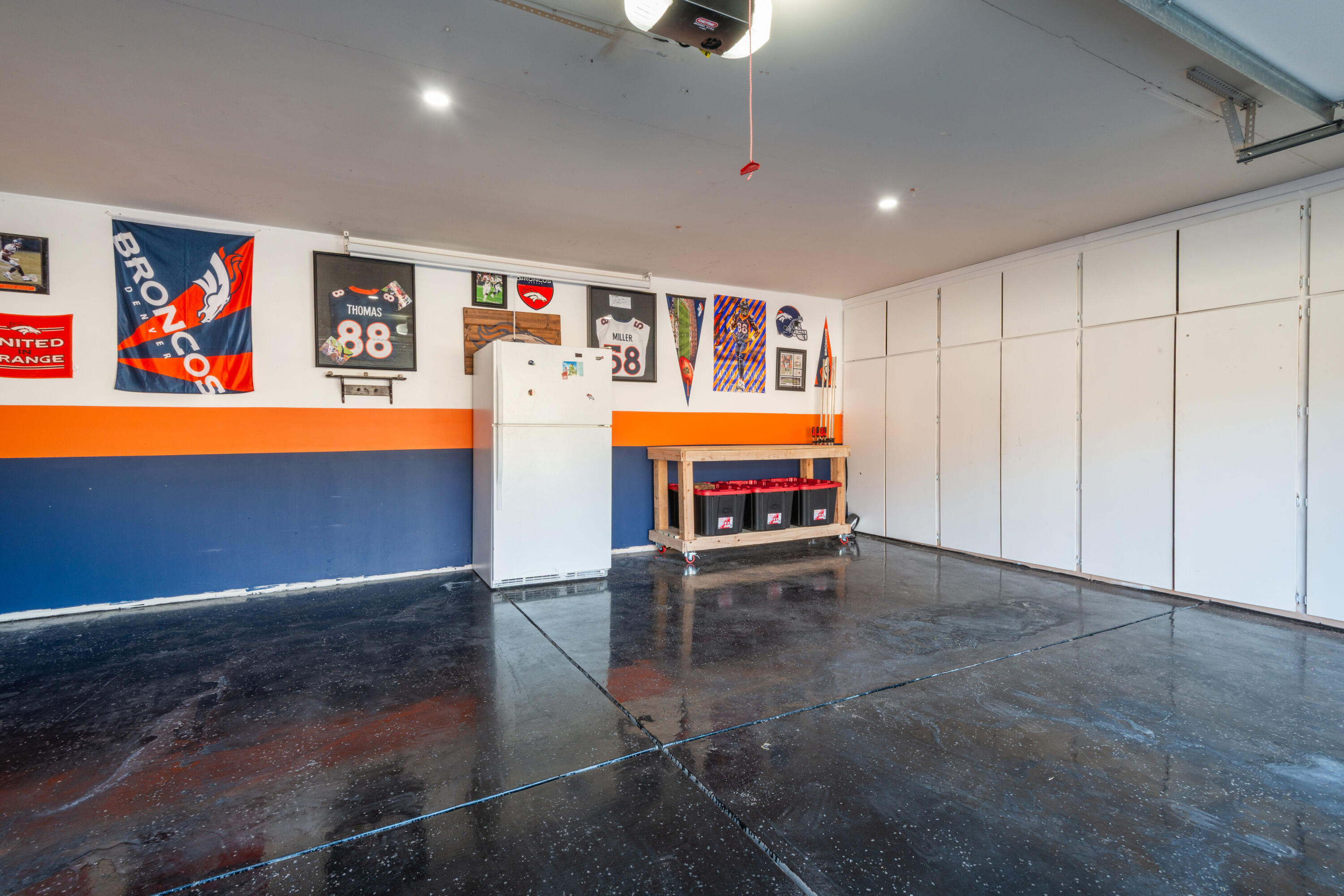 LAURELWOOD CONDOS - Residential