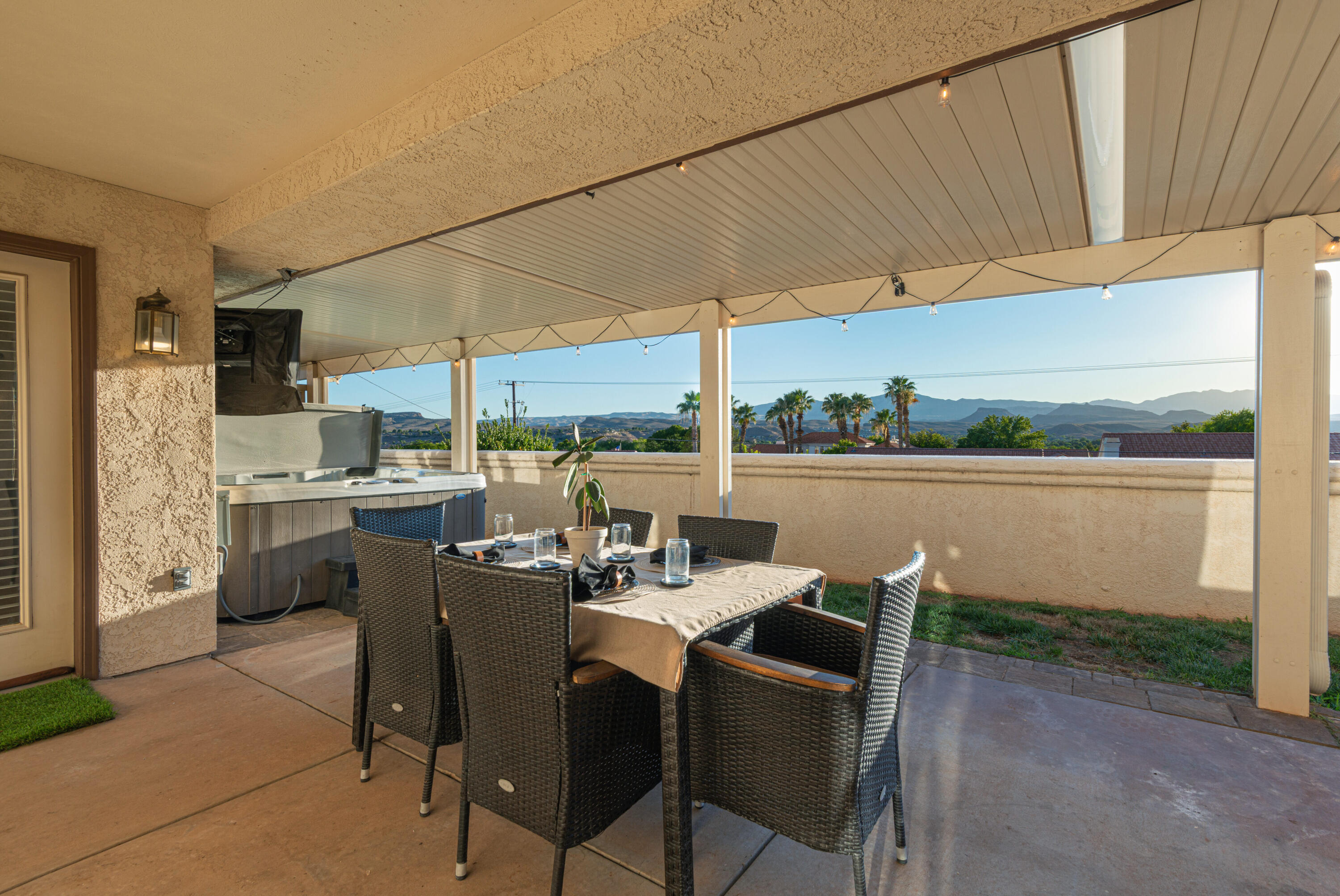 LAURELWOOD CONDOS - Residential