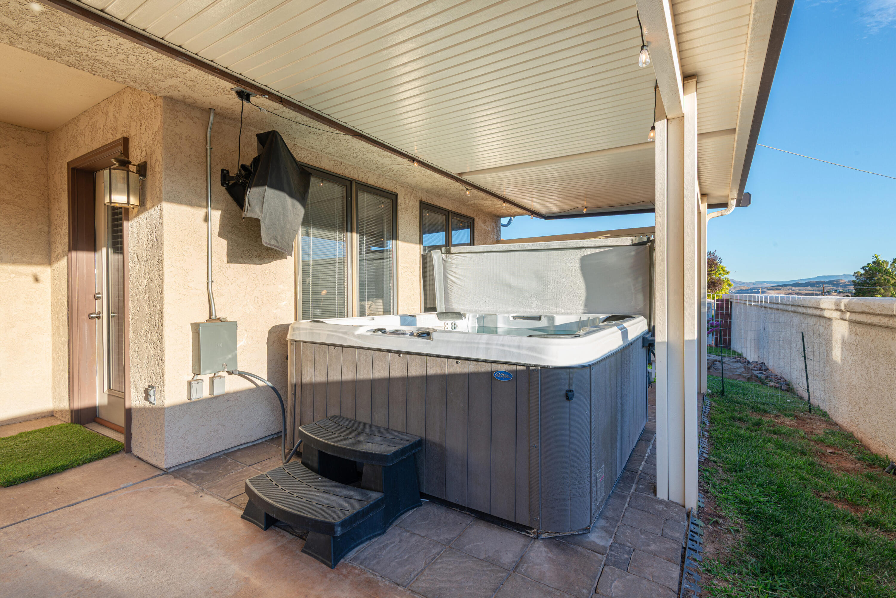 LAURELWOOD CONDOS - Residential