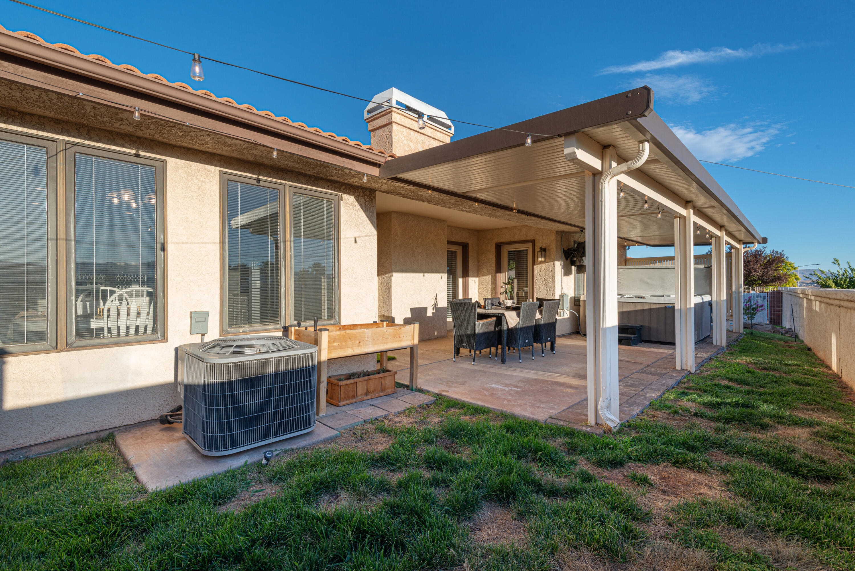 LAURELWOOD CONDOS - Residential