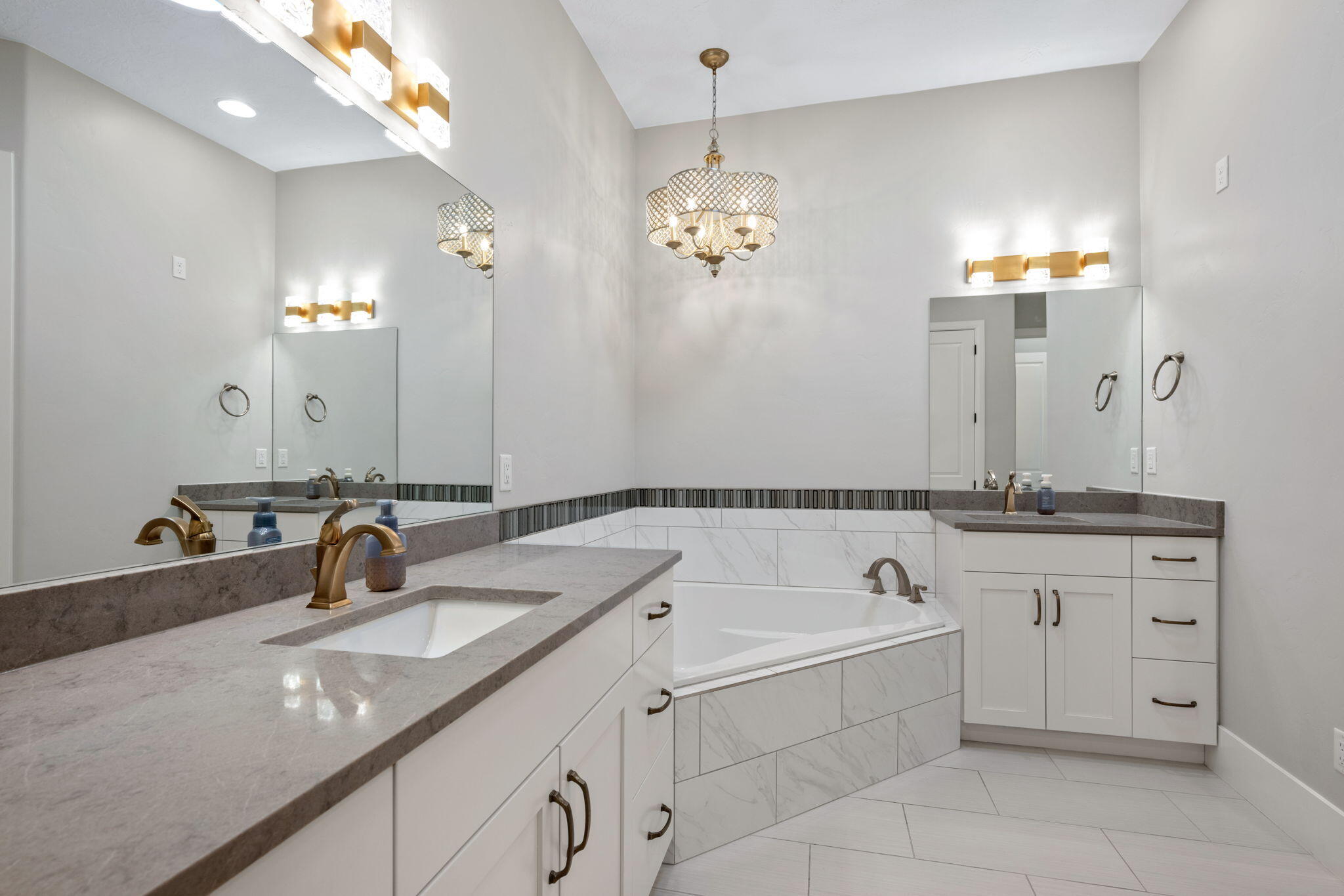 HEIGHTS AT WASHINGTON BENCH - Residential