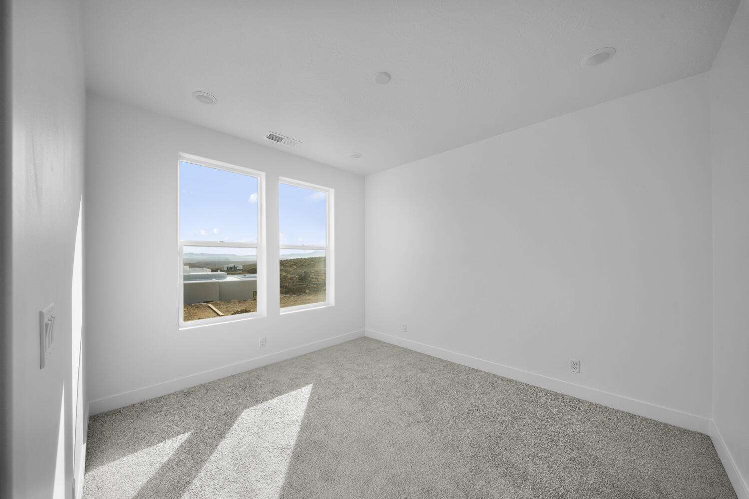 SALARNO HILLS AT DIVARIO - Residential