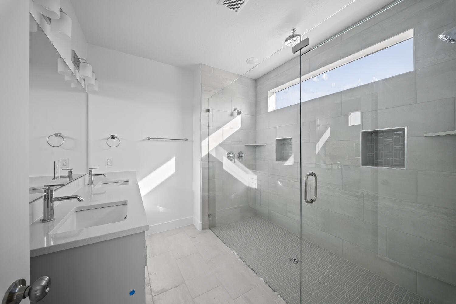 SALARNO HILLS AT DIVARIO - Residential