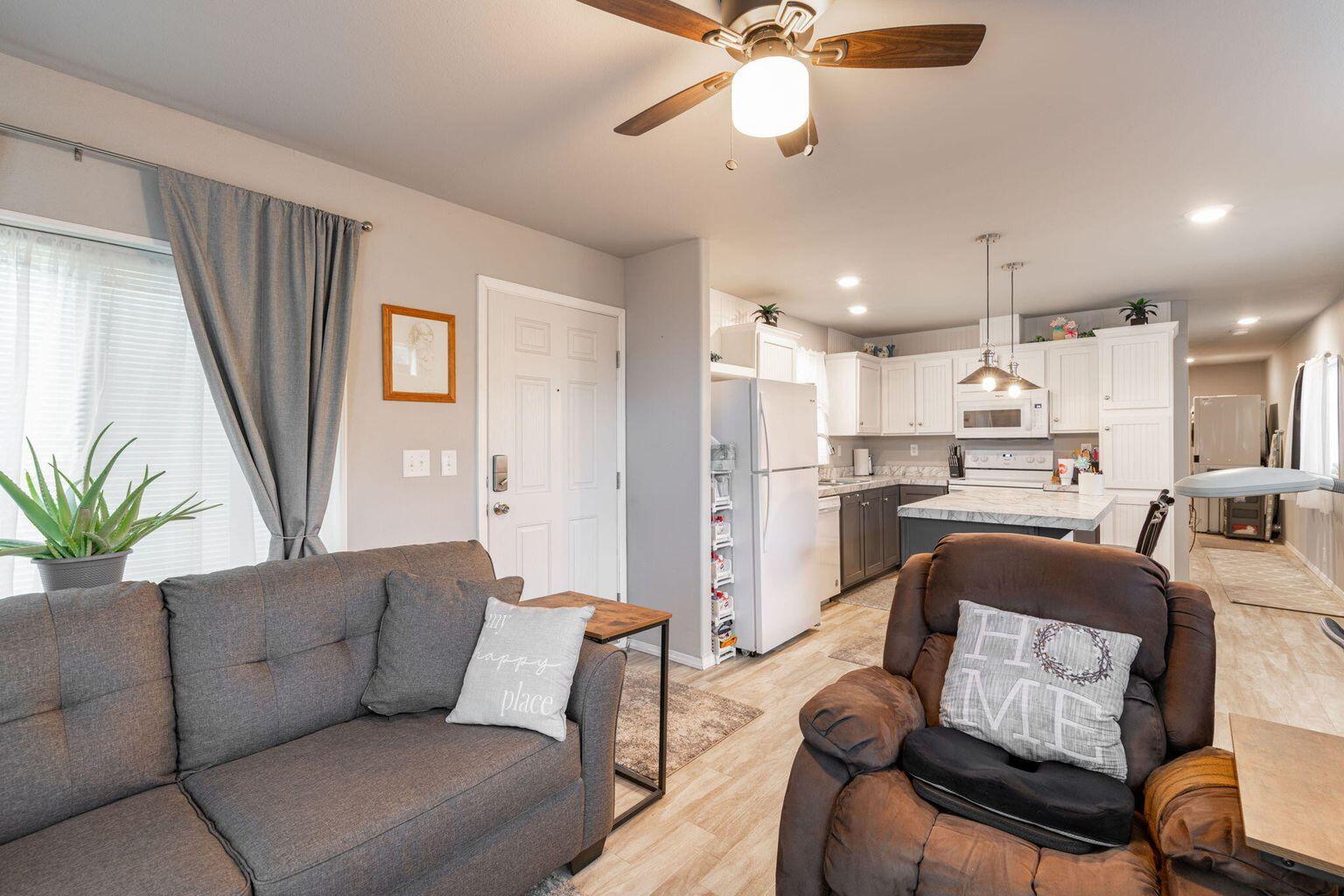 CANYON BREEZE RV RESORT - Residential