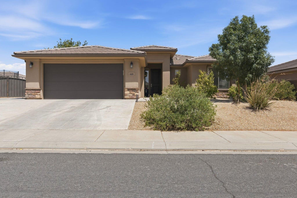 Photo of 648 N 2875 W, Hurricane, UT 84737 (MLS # 26-274056)